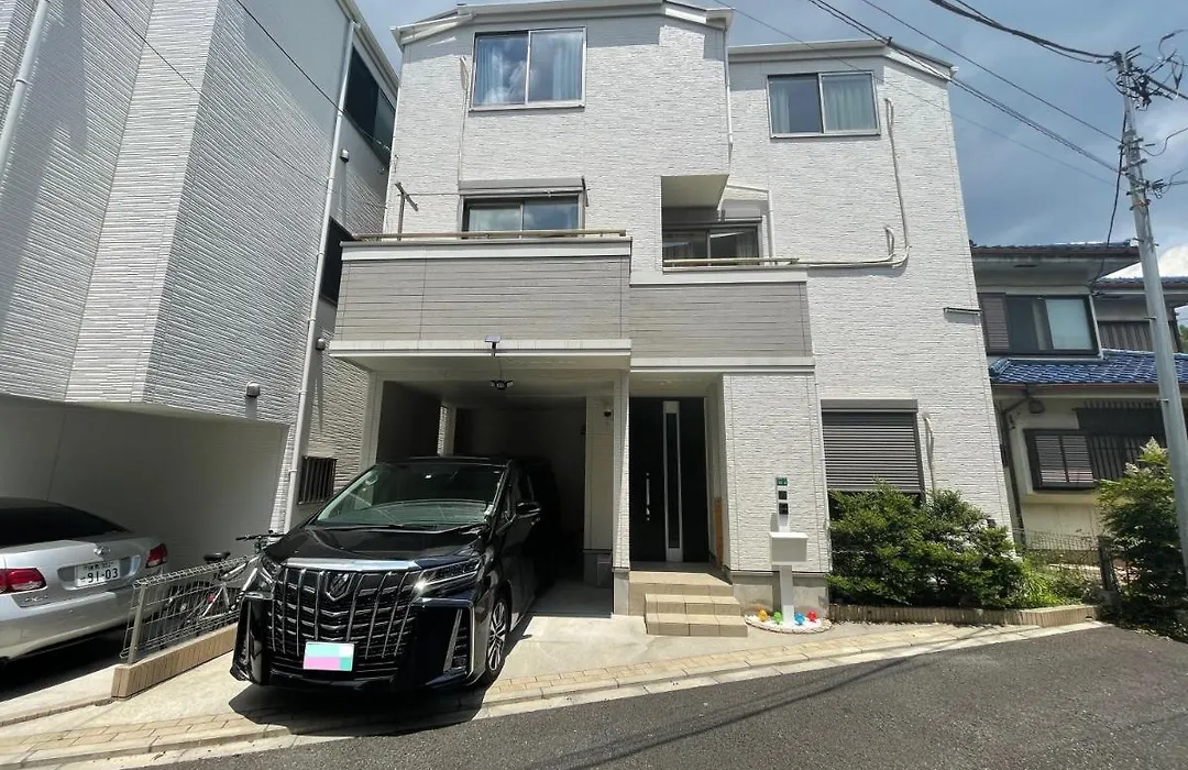 Family House 龍 New Open 全新4室一厅别墅 2浴室2卫生间 全卧室超大双人床 最大接待10位房客-1
